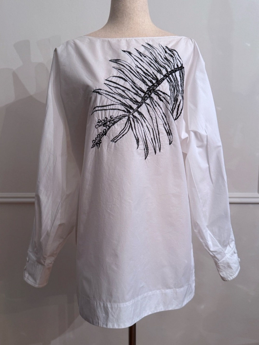 Escada White Cotton Black Floral Embroidered Long Sleeve Blouse Cold Shoulder 38